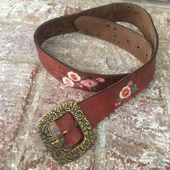 Lucky Brand Accessories - Lucky Brand Women’s Boho Brass Buckle Leather Belt